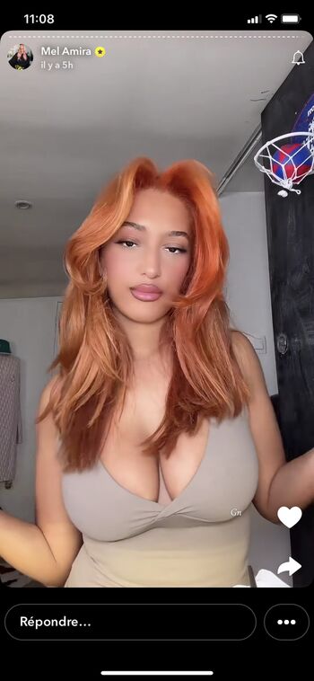 Full leaked Melofficiel private onlyfans photo