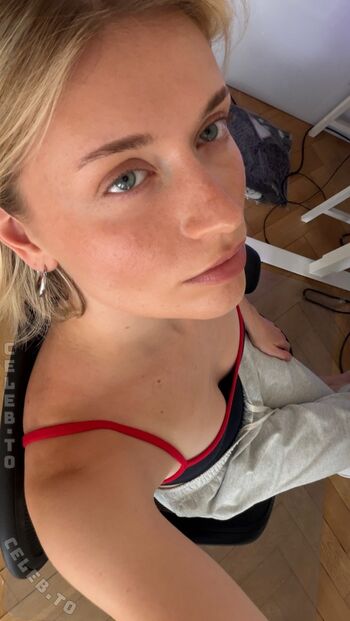 Full leaked Merleperle private onlyfans photo