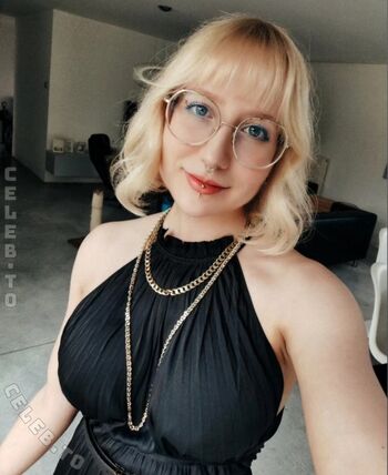 Full leaked Methvespertine private onlyfans photo