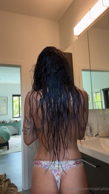 Full leaked Mia khalifa private onlyfans photo