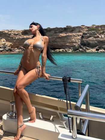 Full leaked Mia khalifa private onlyfans photo