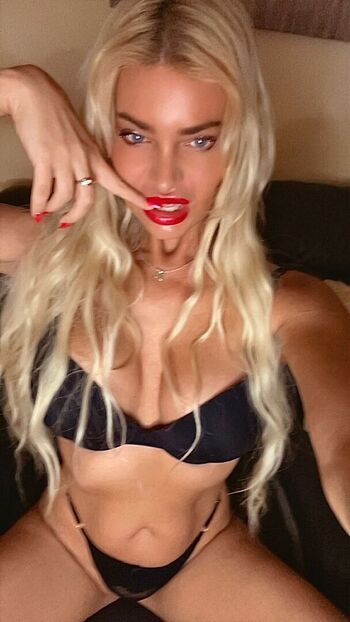 Full leaked Mia lightstar private onlyfans photo
