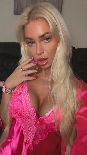 Full leaked Mia lightstar private onlyfans photo