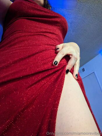 Full leaked Mia moore private onlyfans photo
