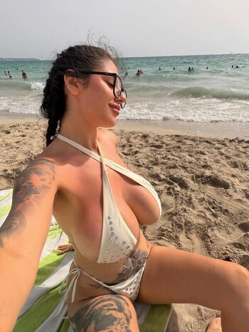 Full leaked Mia reinhard private onlyfans photo