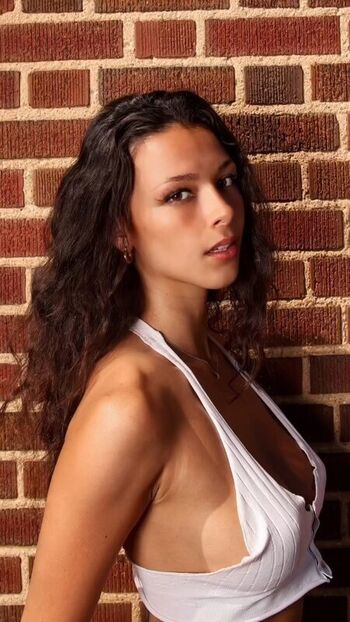 Mia Wynn