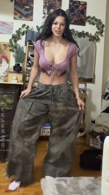 Full leaked Mia wynn private onlyfans photo