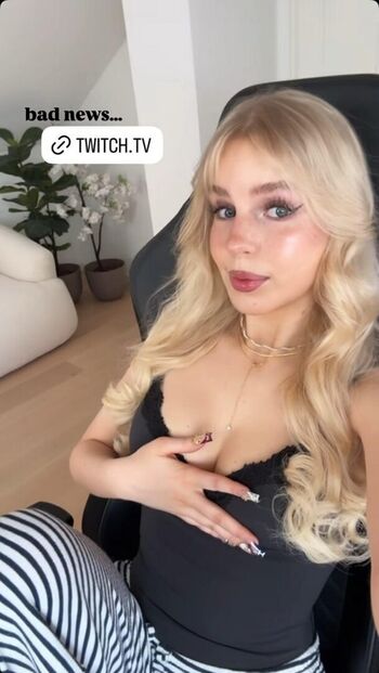 Full leaked Mialiliaa private onlyfans photo