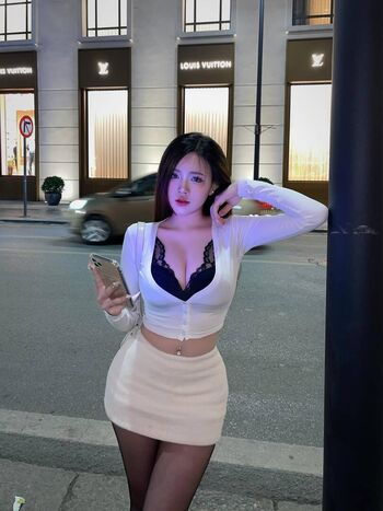 Full leaked Mianh private onlyfans photo