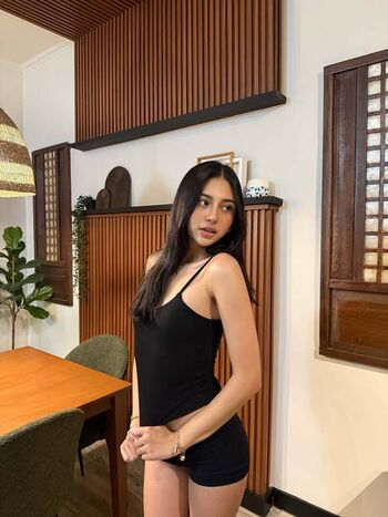 Full leaked Micaellamnn page private onlyfans photo