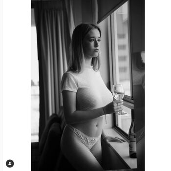 Full leaked Midnightemmy private onlyfans photo