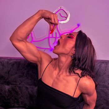 Full leaked Mightylaura private onlyfans photo