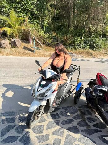 Full leaked Mikaash private onlyfans photo