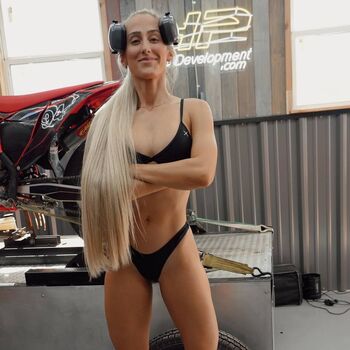 mikaela.on.the.bike