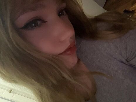 Full leaked Mikahhlynn private onlyfans photo