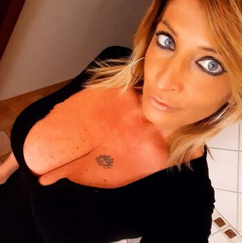 Full leaked Mikela lattanzi private onlyfans photo