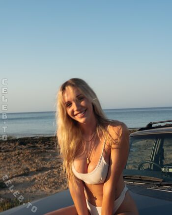 Full leaked Mila klein  page private onlyfans photo