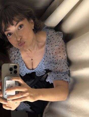 Milana Vayntrub