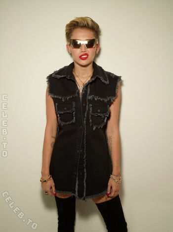 Full leaked Miley cyrus page private onlyfans photo