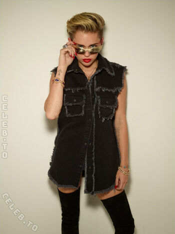 Full leaked Miley cyrus page private onlyfans photo