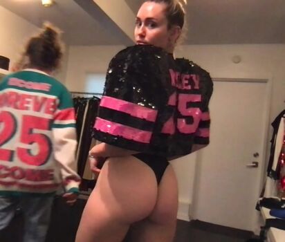 Full leaked Miley cyrus page private onlyfans photo