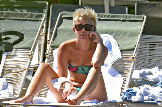Full leaked Miley cyrus page private onlyfans photo