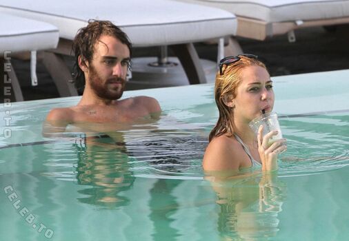 Full leaked Miley cyrus page private onlyfans photo