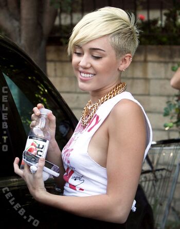 Full leaked Miley cyrus page private onlyfans photo