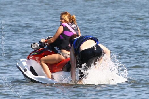 Full leaked Miley cyrus page private onlyfans photo