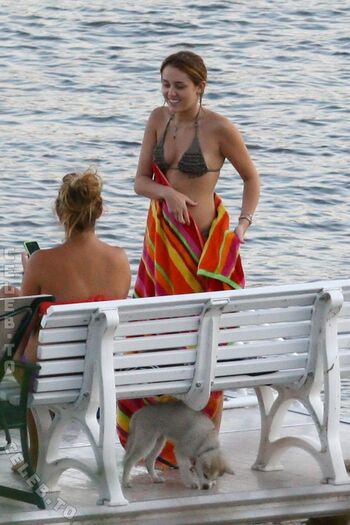 Full leaked Miley cyrus private onlyfans photo