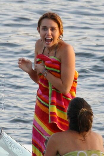 Full leaked Miley cyrus private onlyfans photo