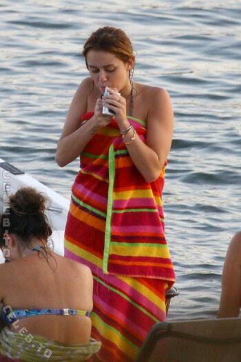 Full leaked Miley cyrus private onlyfans photo