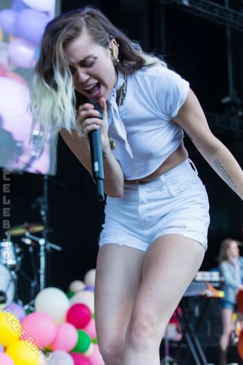 Full leaked Miley cyrus private onlyfans photo