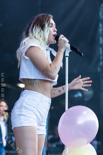 Full leaked Miley cyrus private onlyfans photo