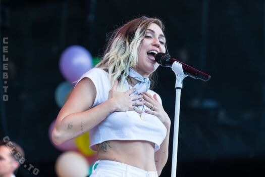 Full leaked Miley cyrus private onlyfans photo