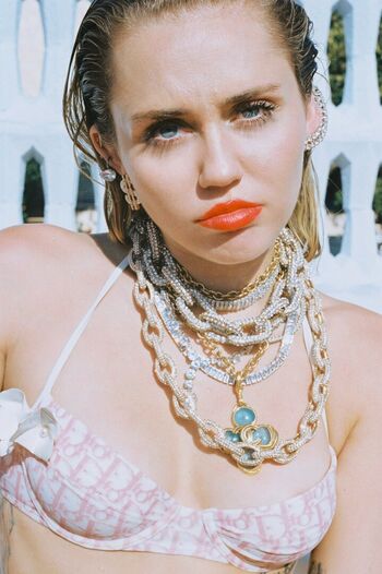 Full leaked Miley cyrus page private onlyfans photo