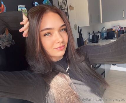 Full leaked Mileyreyes private onlyfans photo