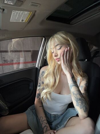 Full leaked Mileywhite private onlyfans photo