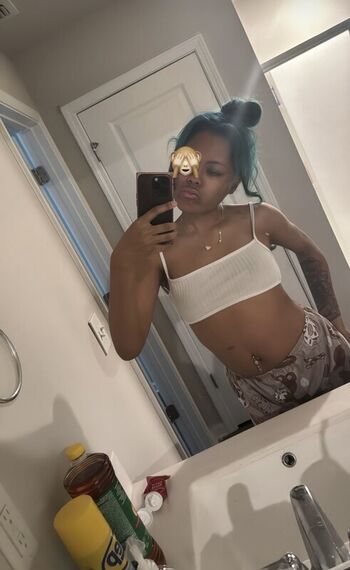 Full leaked Milfykayla private onlyfans photo