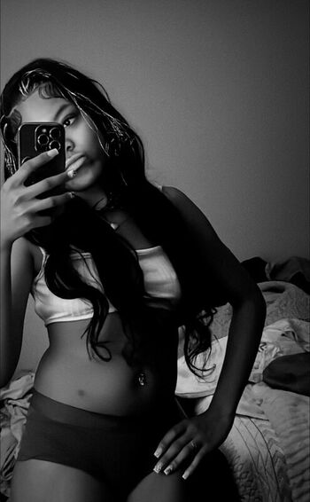 Full leaked Milfykayla private onlyfans photo