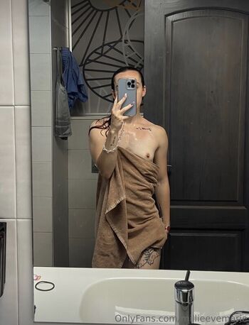 Full leaked Millieevemarie private onlyfans photo