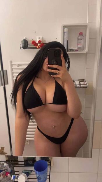 Full leaked Mimi algerienne private onlyfans photo