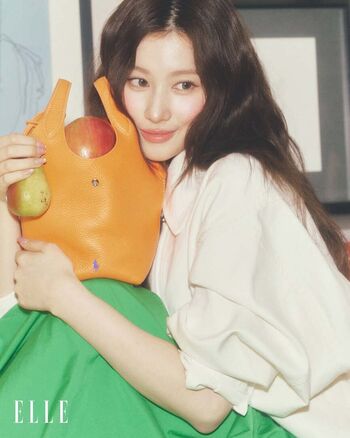 Full leaked Minatozaki sana page private onlyfans photo
