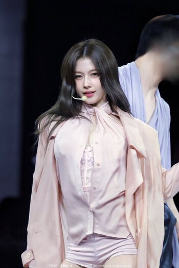 Full leaked Minatozaki sana page private onlyfans photo