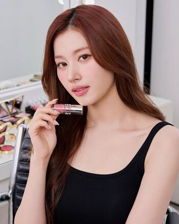 Full leaked Minatozaki sana page private onlyfans photo