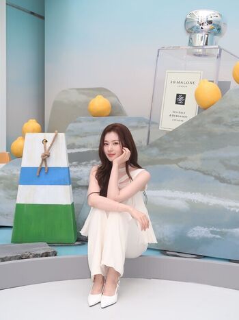 Full leaked Minatozaki sana page private onlyfans photo
