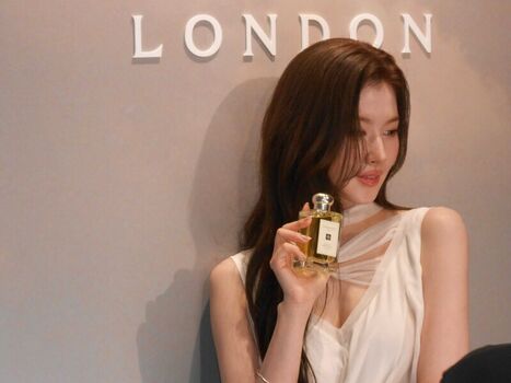 Full leaked Minatozaki sana page private onlyfans photo
