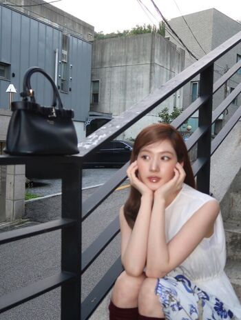 Full leaked Minatozaki sana page private onlyfans photo