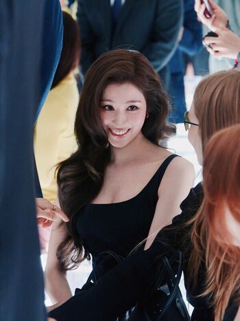 Full leaked Minatozaki sana page private onlyfans photo