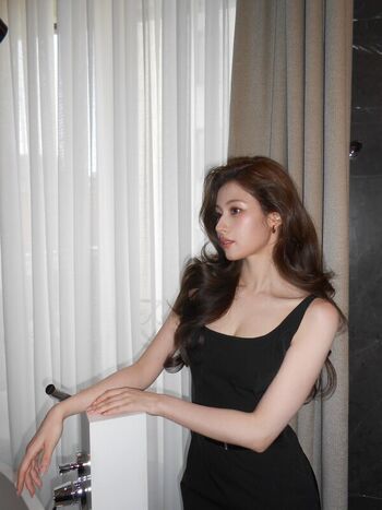 Full leaked Minatozaki sana page private onlyfans photo
